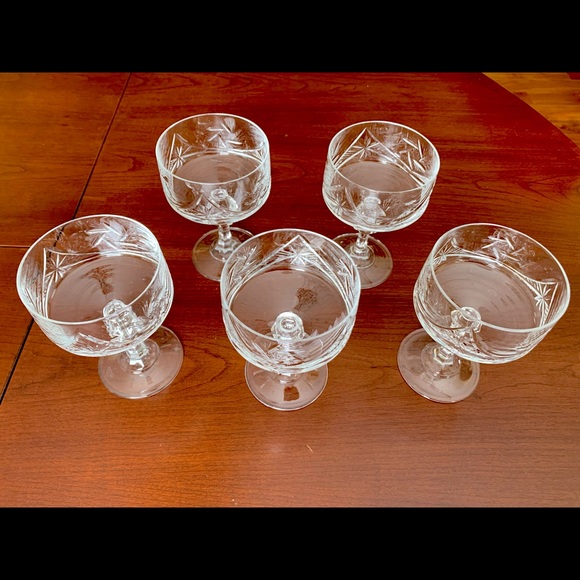 Set of 5 beautiful cut-to-clear coctail / desert glasses with legs & wide mouth - Picture 3 of 9